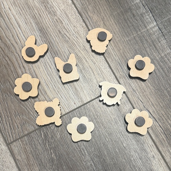 9 piece set Wooden Dog Breed Magnets Crafting Supplies - Picture 2 of 3